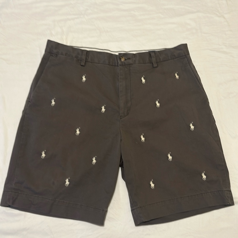 Polo Ralph Lauren Men’s All Over Pony Stretch Classic Fit 9” Gray Shorts